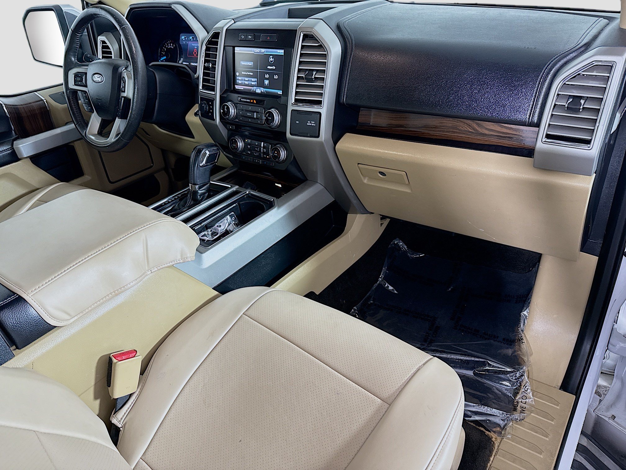 Used 2015 Ford F150 Lariat w/ Equipment Group 502A Luxury AWD/4WD image 30
