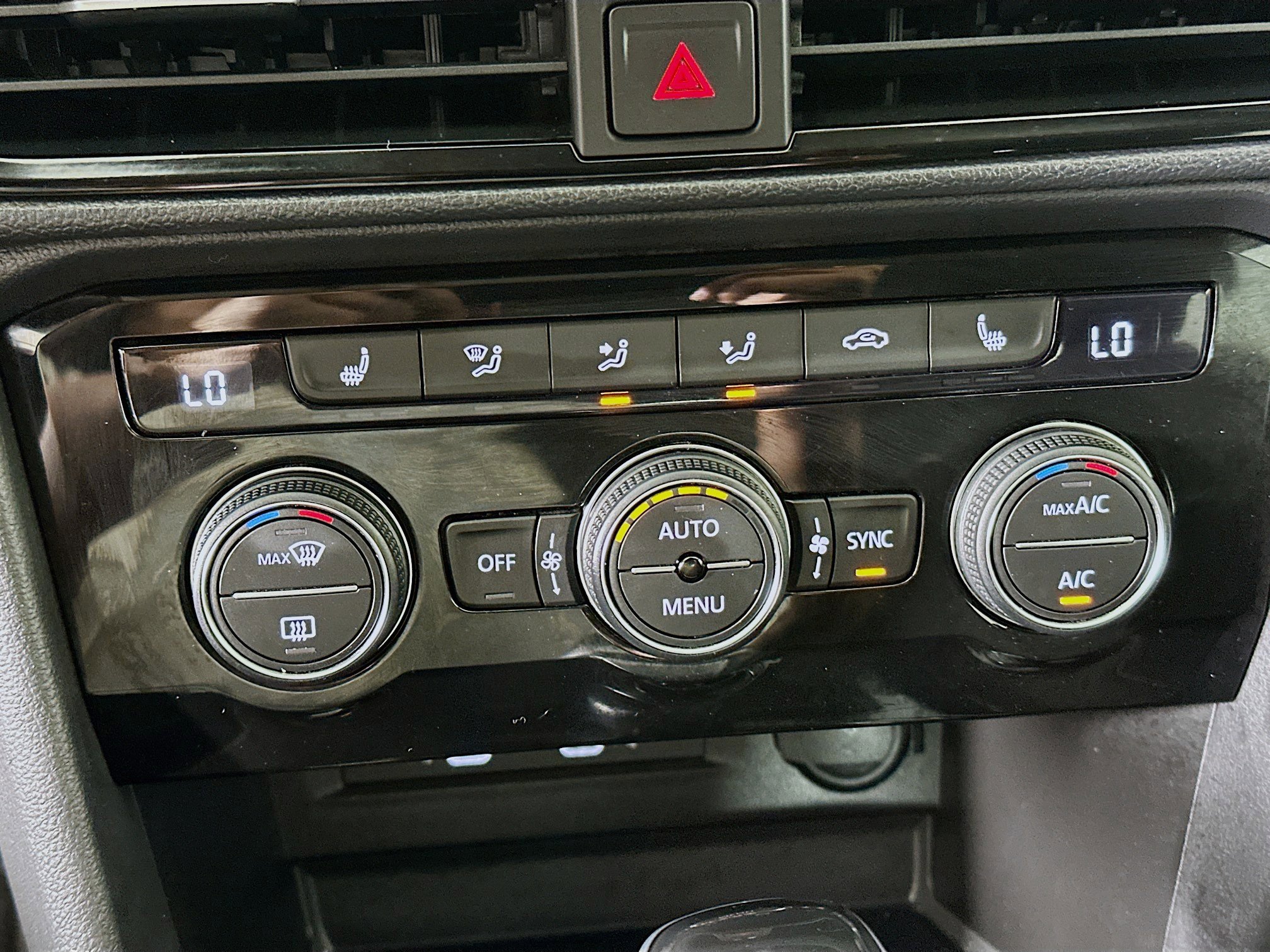 Used 2024 Volkswagen Taos SE image 23