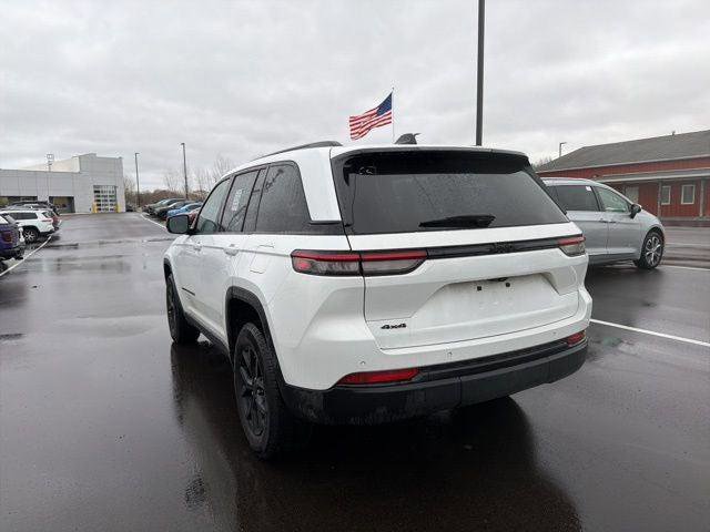 Certified 2025 Jeep Grand Cherokee Altitude image 5