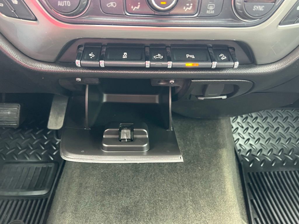 Used 2018 Chevrolet Silverado 1500 LT w/ All Star Edition AWD/4WD image 28