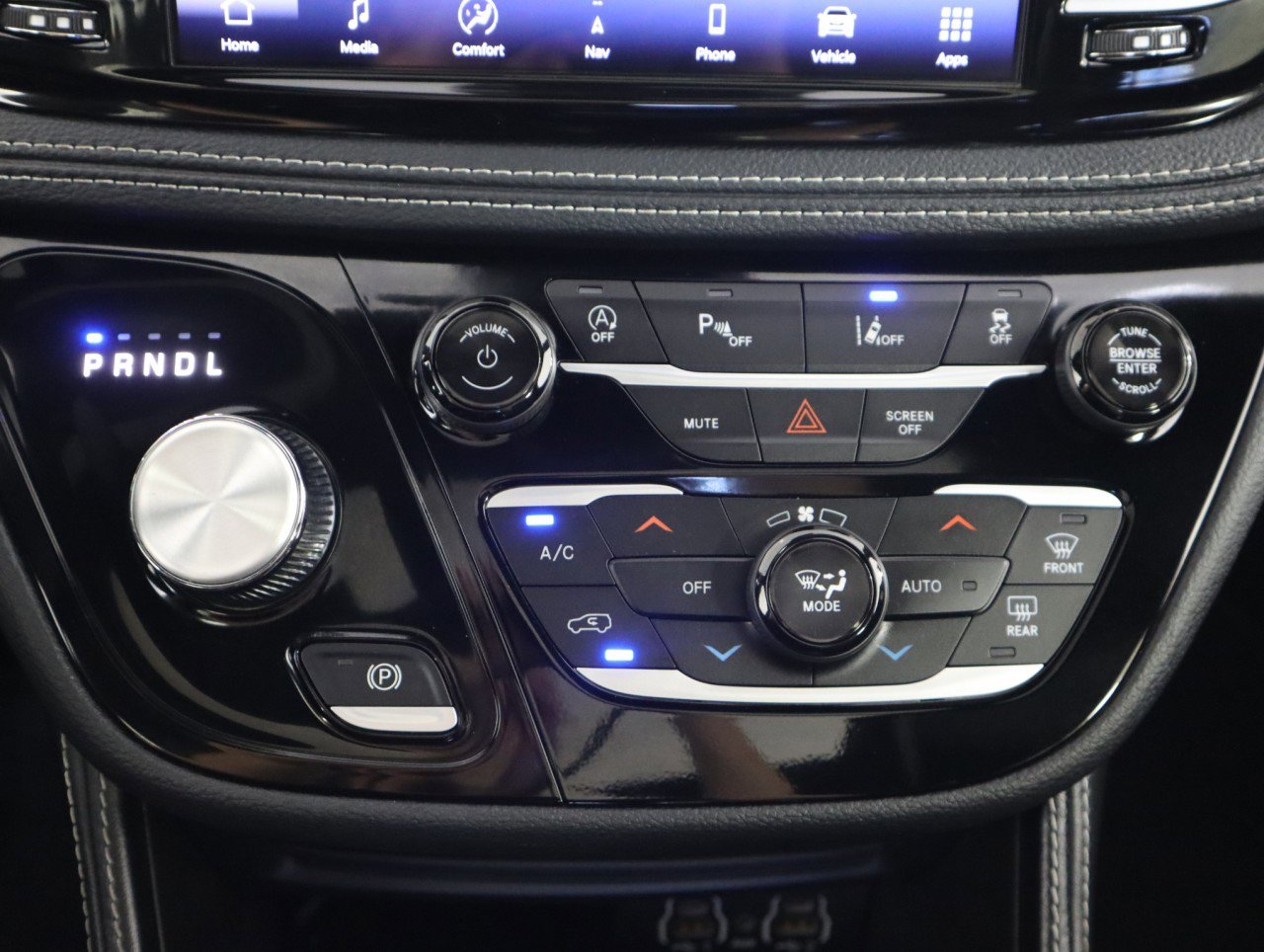 Used 2025 Chrysler Pacifica Limited image 26