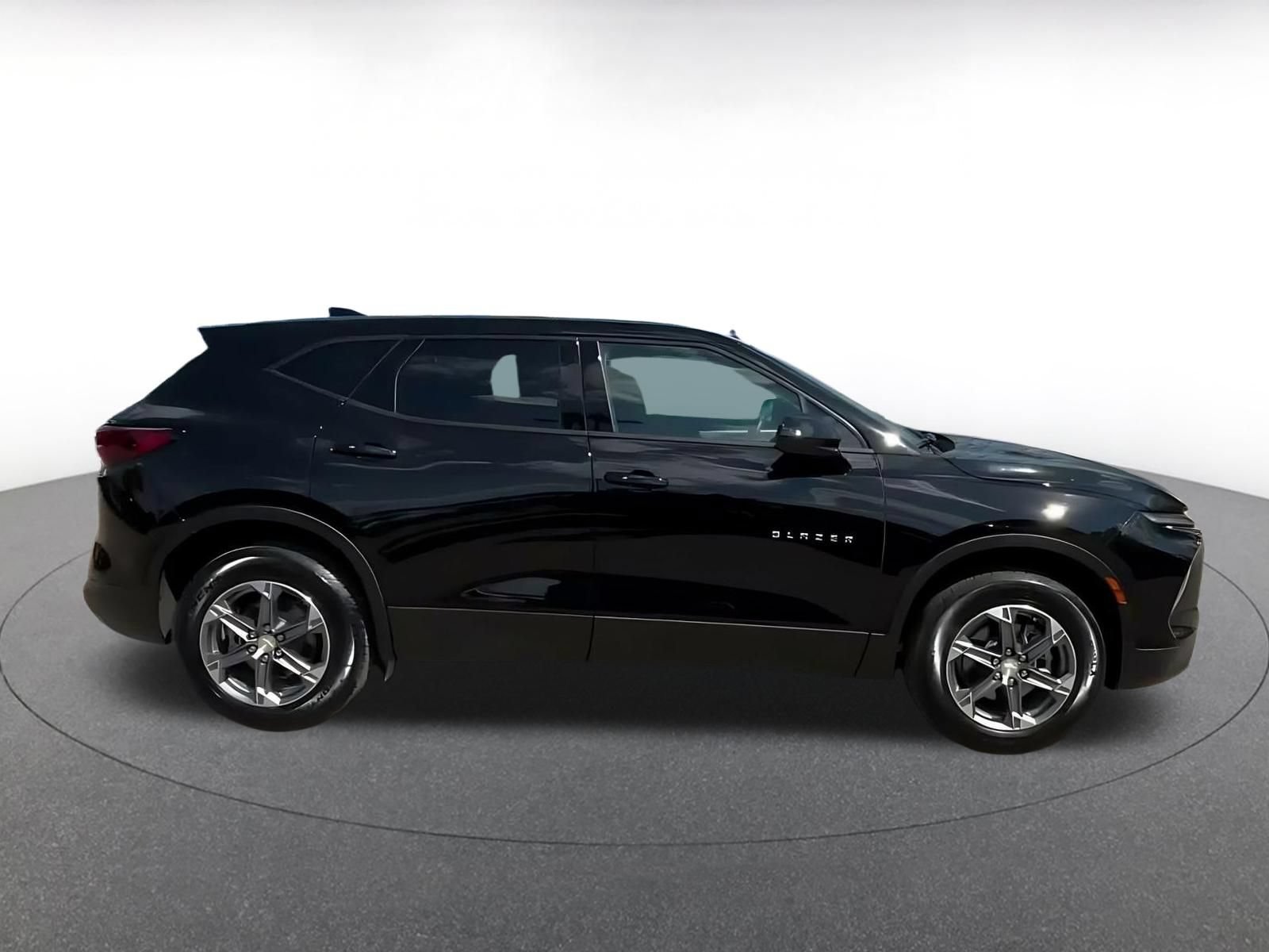 Used 2026 Chevrolet Blazer LT FWD image 15