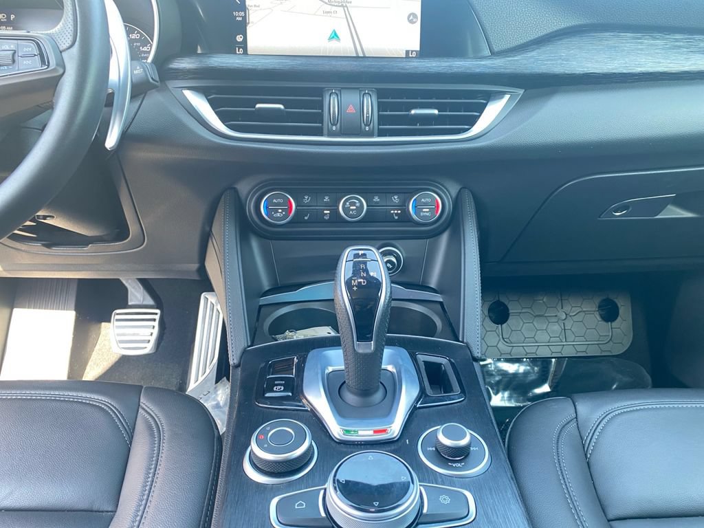 Used 2023 Alfa Romeo Stelvio Sprint RWD image 11