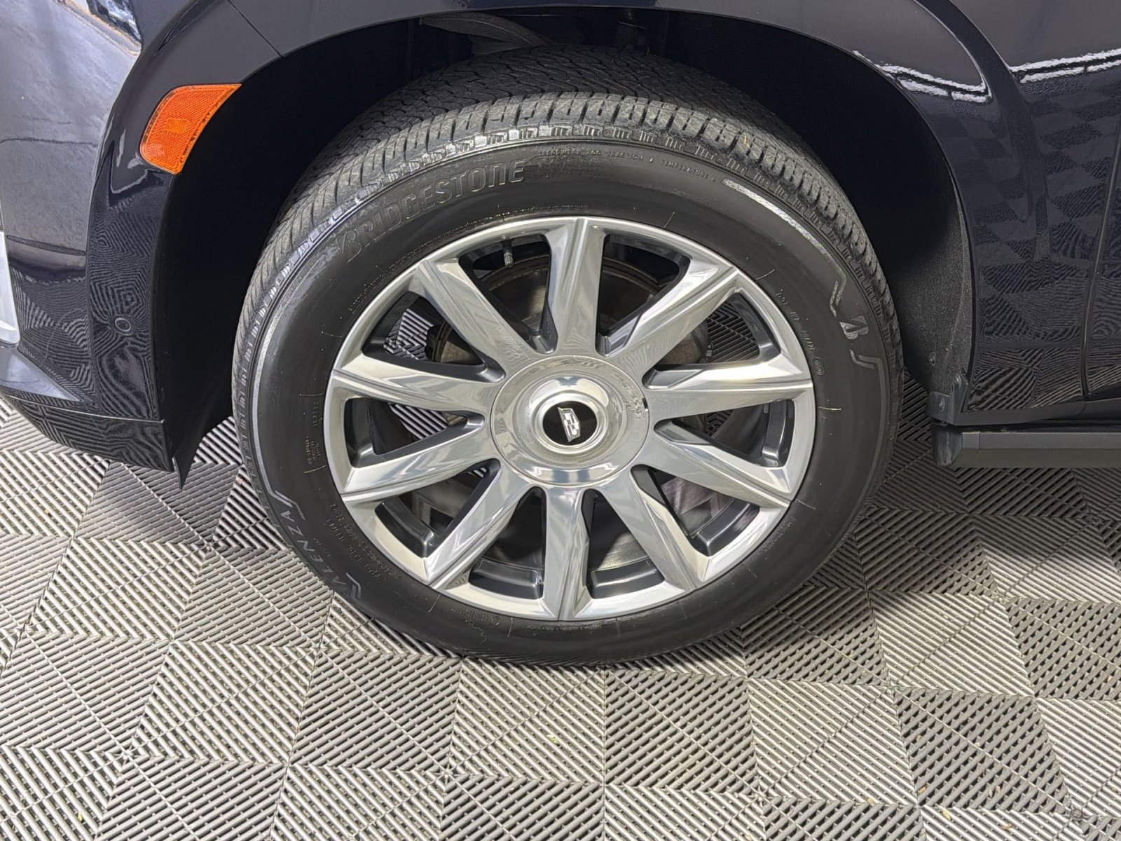 Used 2021 Cadillac Escalade Premium Luxury Platinum w/ Heavy-Duty Trailer Package image 12