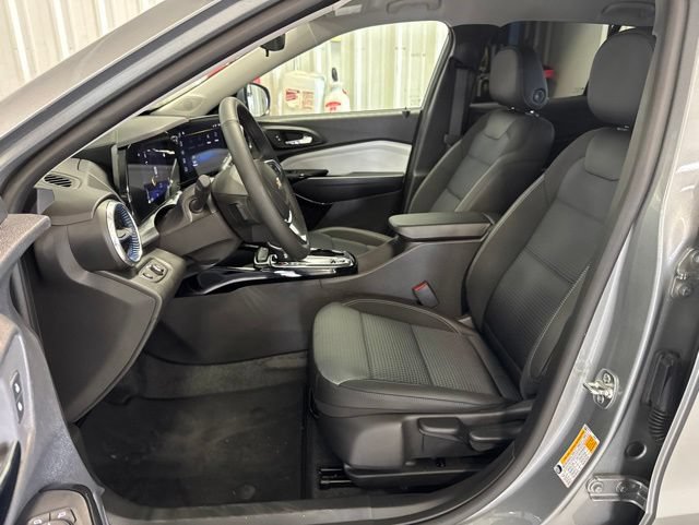 New 2026 Chevrolet Trax LT w/ Driver Confidence Package FWD image 30