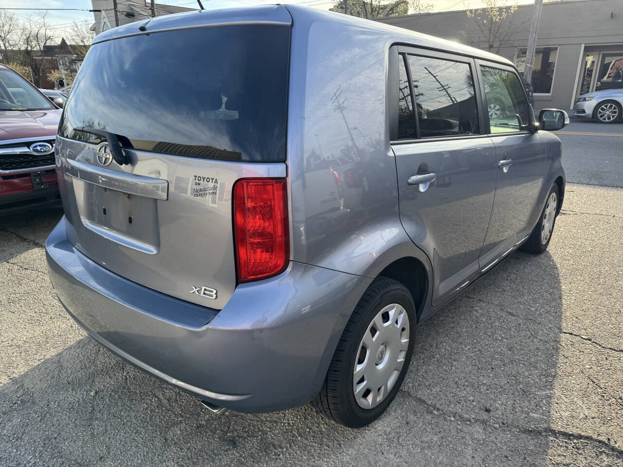 Used 2010 Scion xB FWD image 4