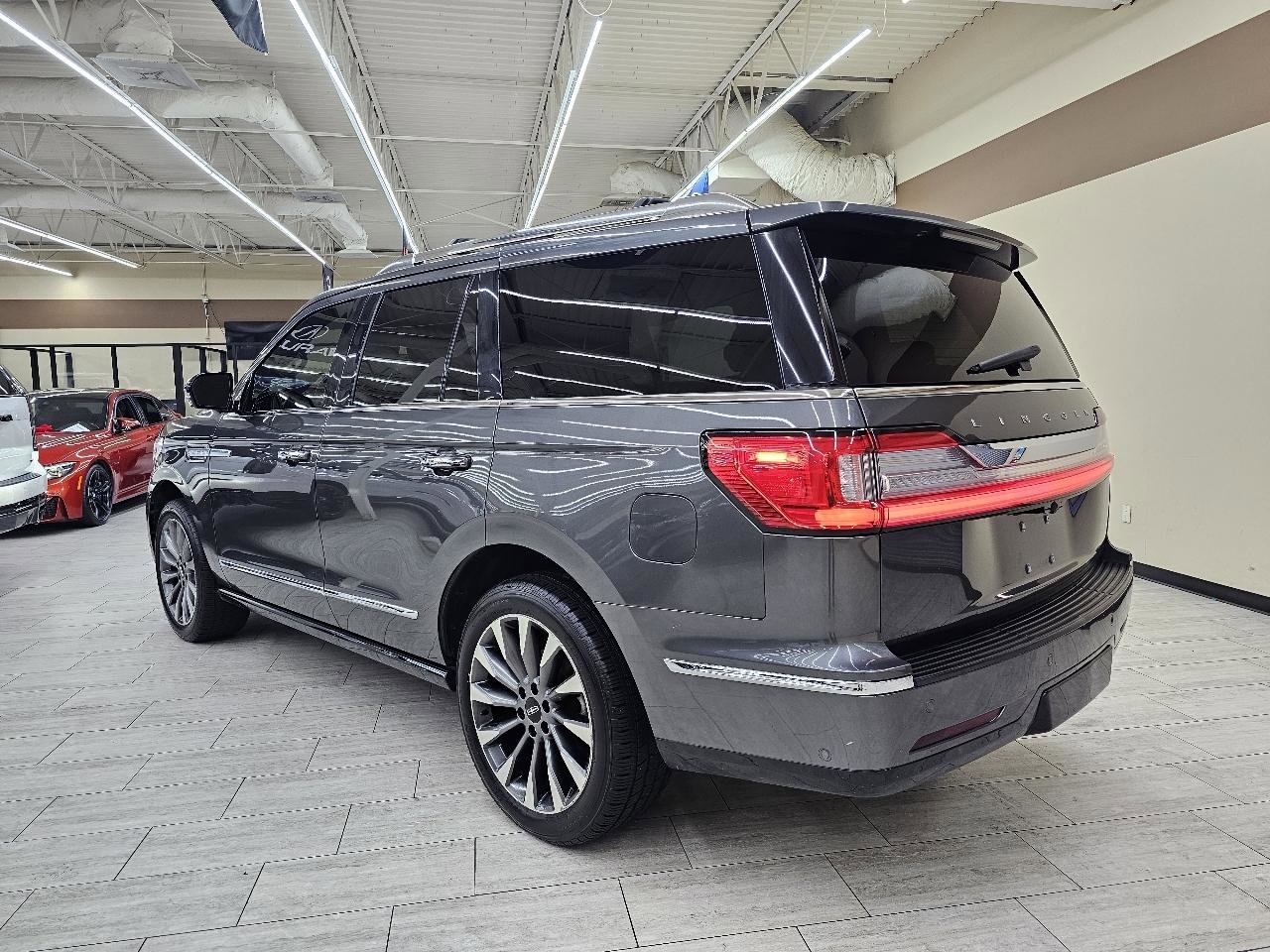 Used 2018 Lincoln Navigator Select w/ Technology Package image 8