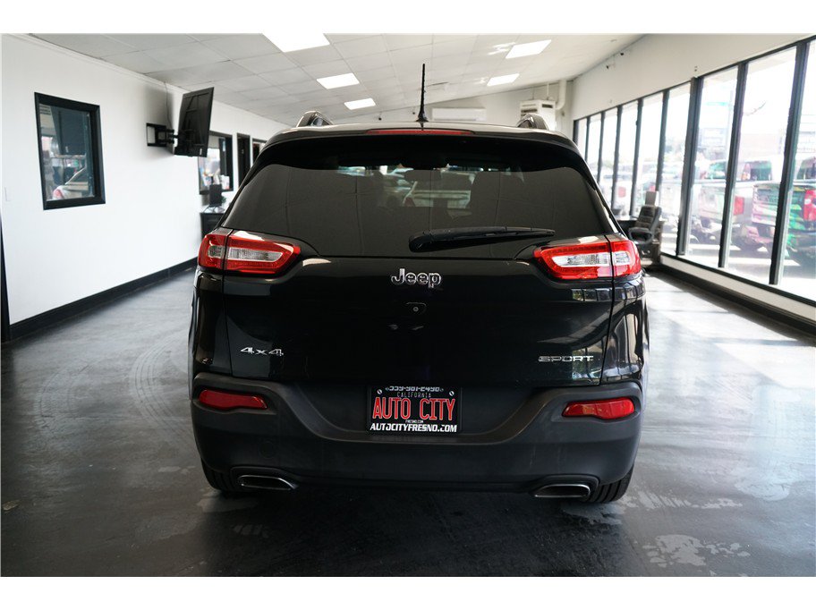 Used 2016 Jeep Cherokee Sport AWD/4WD image 6