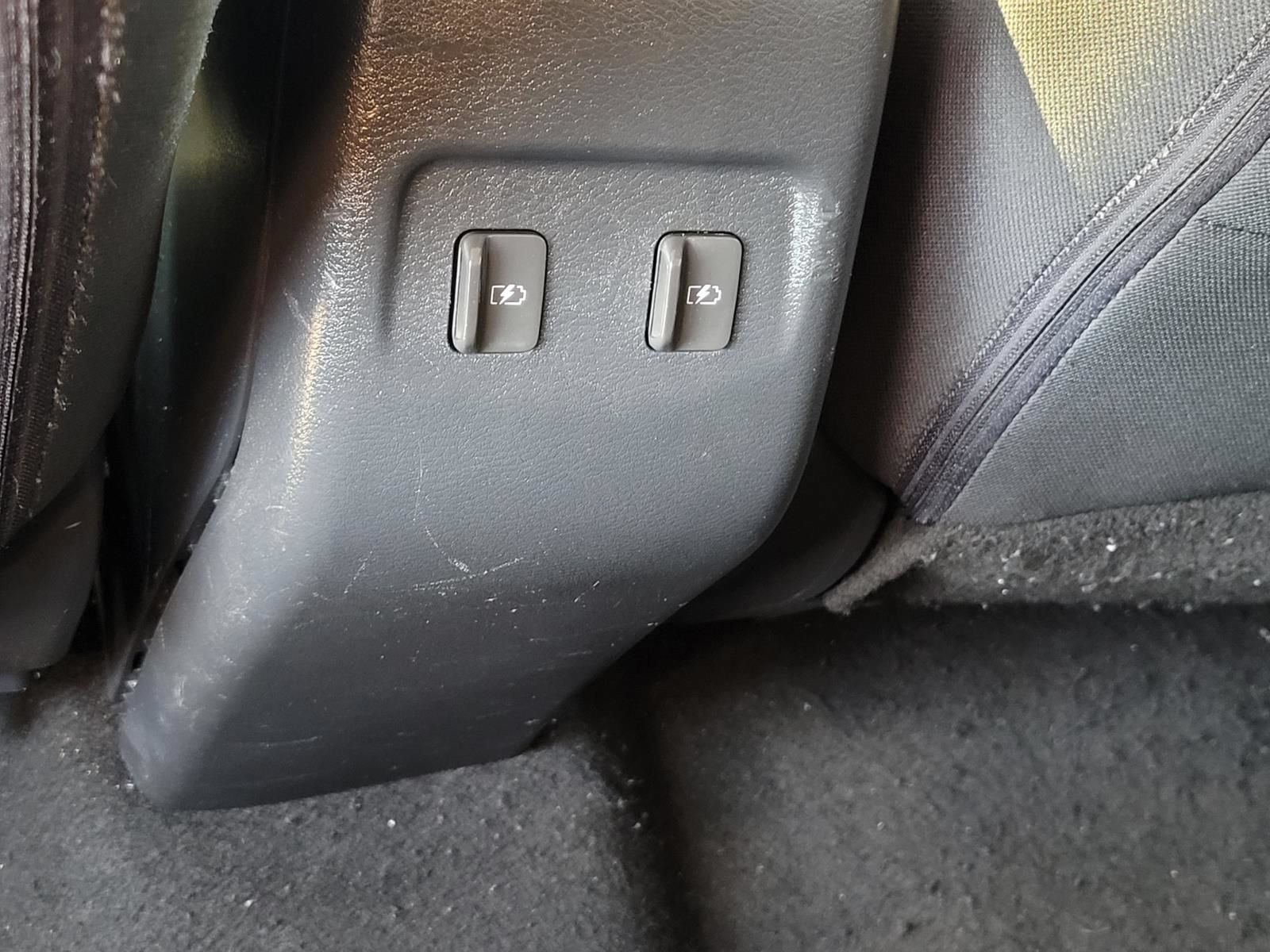 Used 2021 Nissan Kicks SV FWD image 17