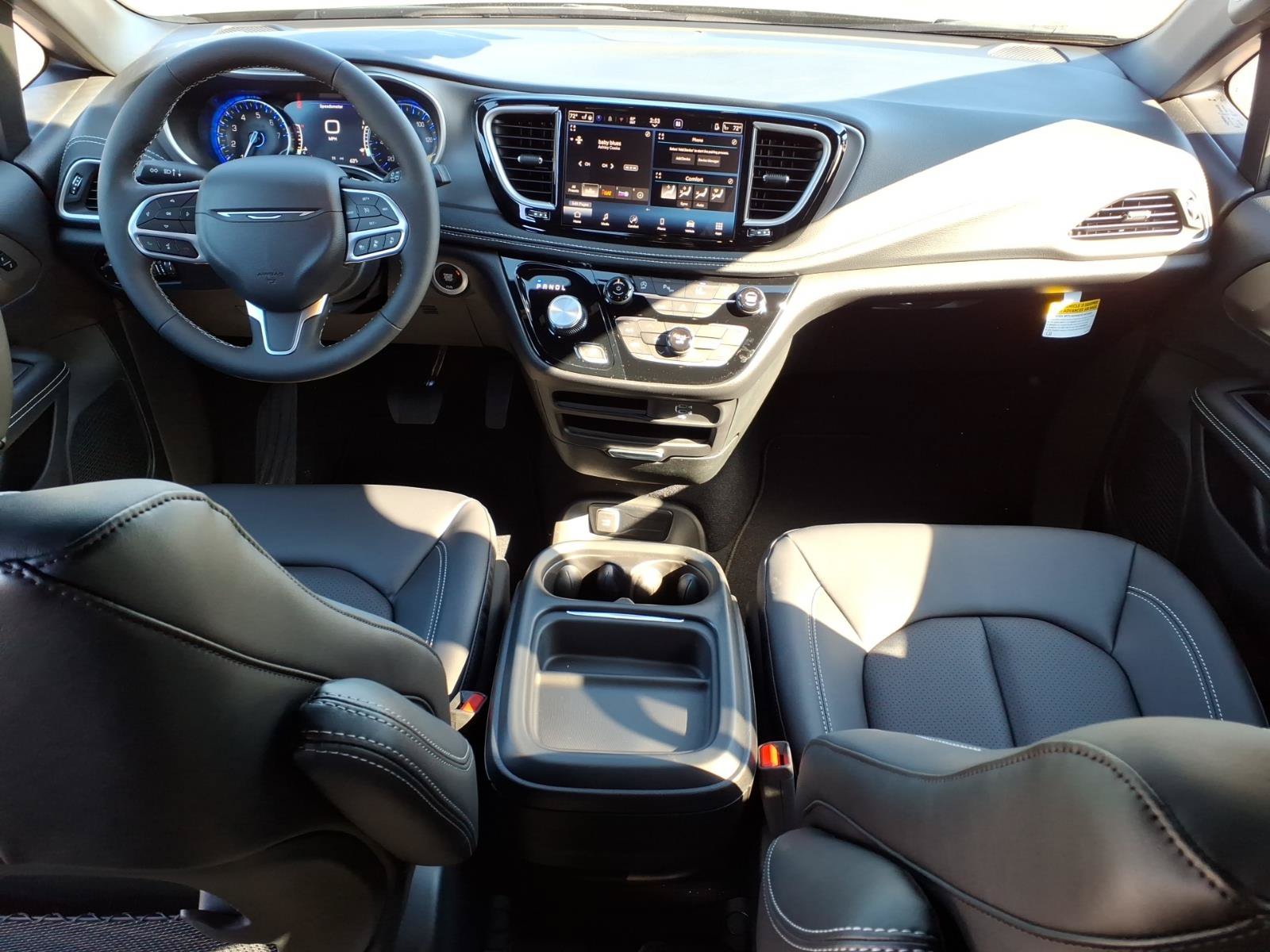 New 2027 Chrysler Pacifica Select AWD/4WD image 27