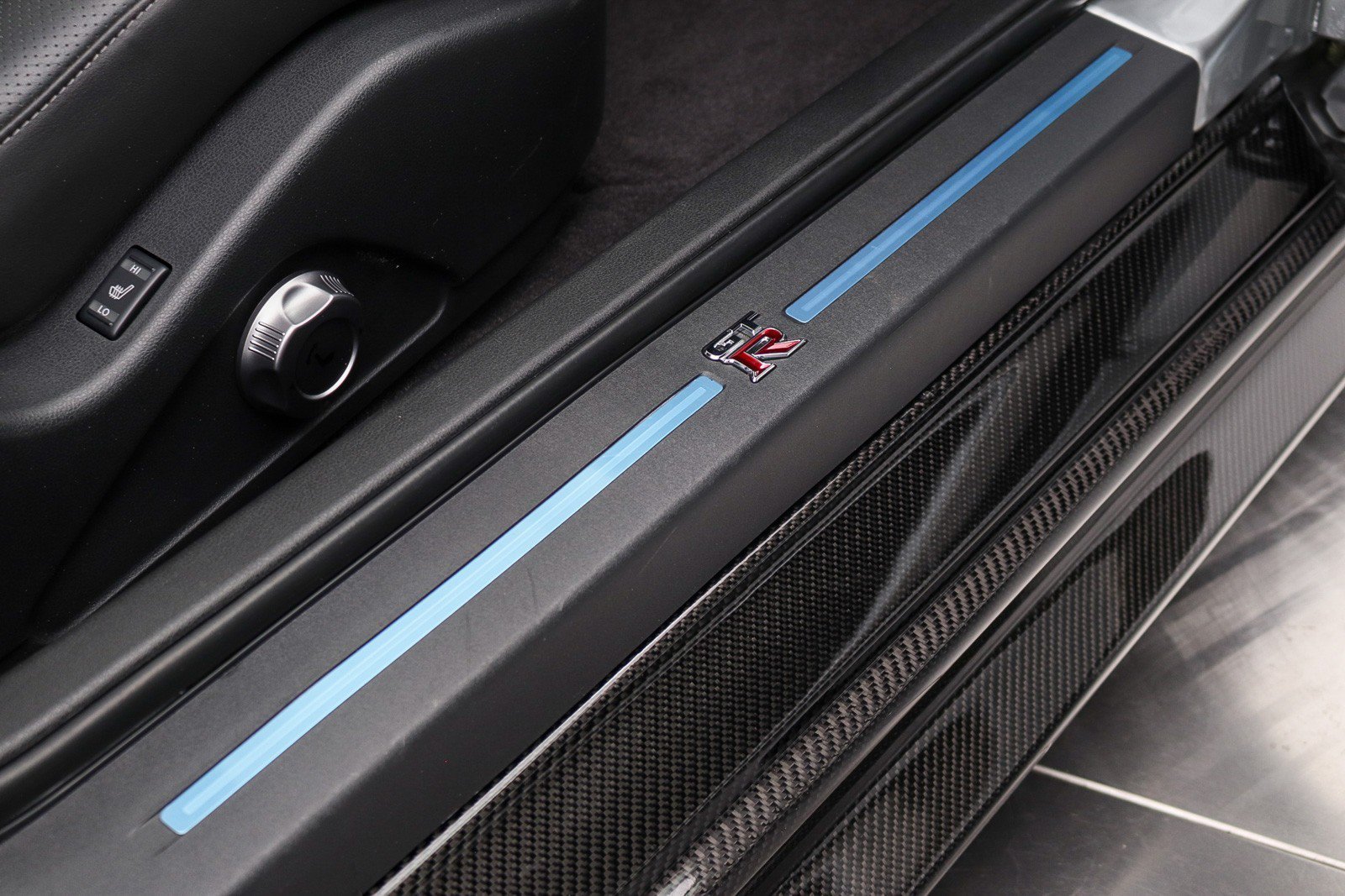 Used 2009 Nissan GT-R Premium AWD/4WD image 19
