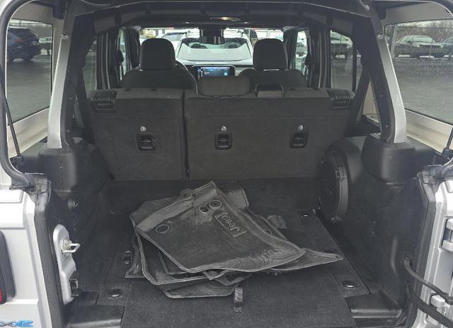 Used 2024 Jeep Wrangler Unlimited w/ Convenience Group image 16