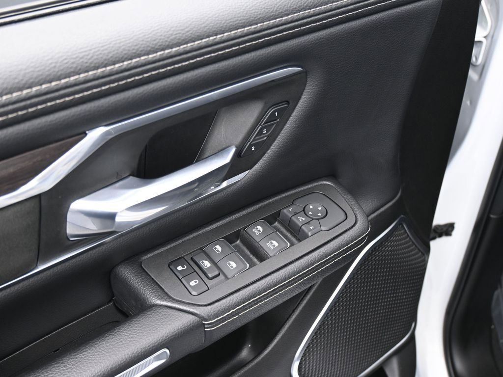 Used 2025 RAM 1500 Laramie image 18
