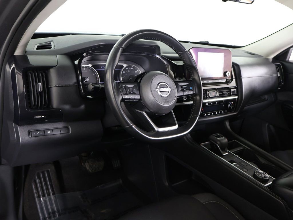 Used 2023 Nissan Pathfinder SV image 26