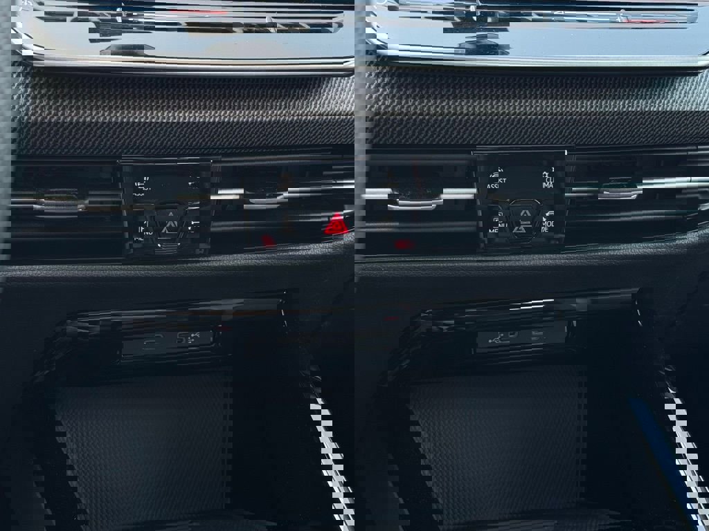 New 2025 Volkswagen GTI SE image 38