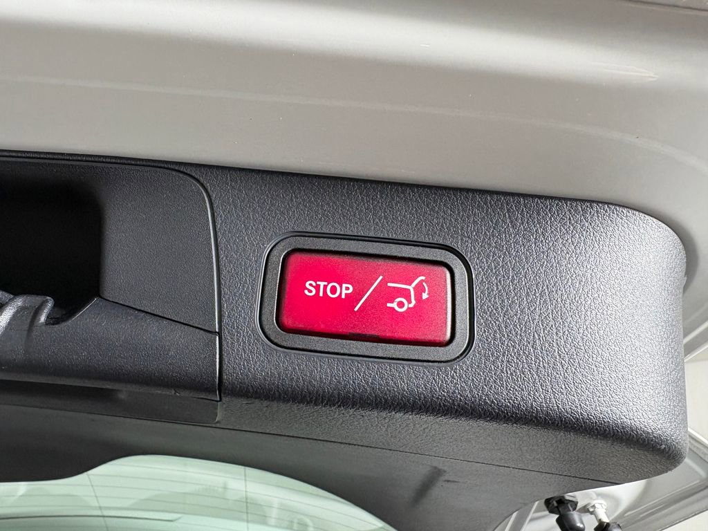 Used 2023 Mercedes-Benz EQB 300 4MATIC image 34