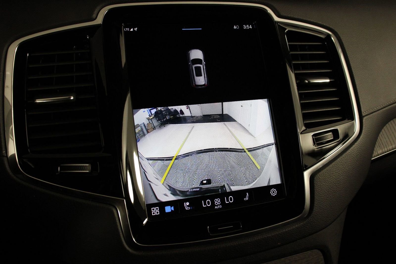 Used 2023 Volvo XC90 T8 Ultimate image 13