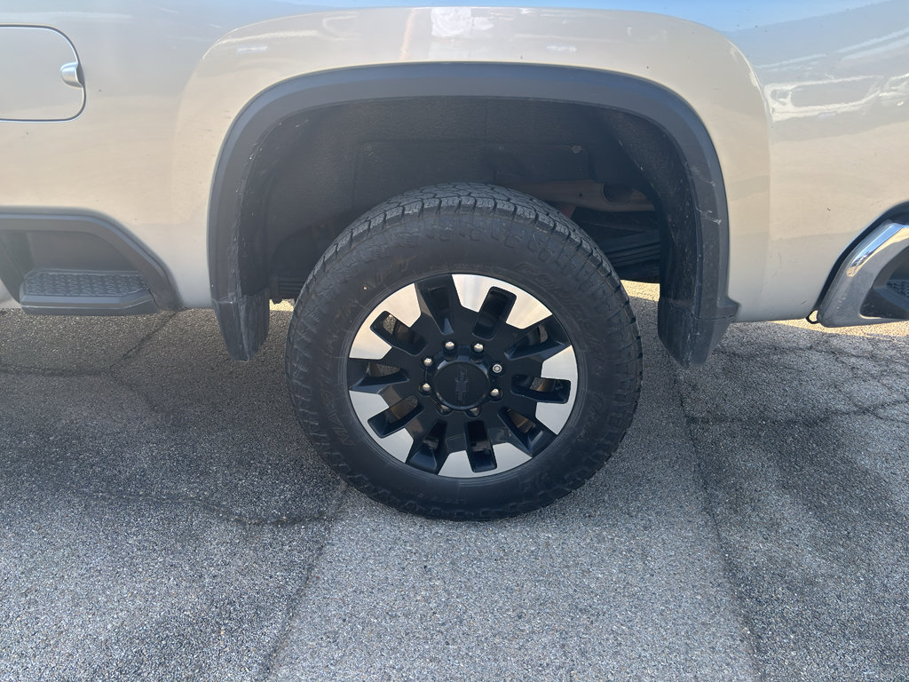 Used 2020 Chevrolet Silverado 2500 LT w/ Texas Edition AWD/4WD image 9