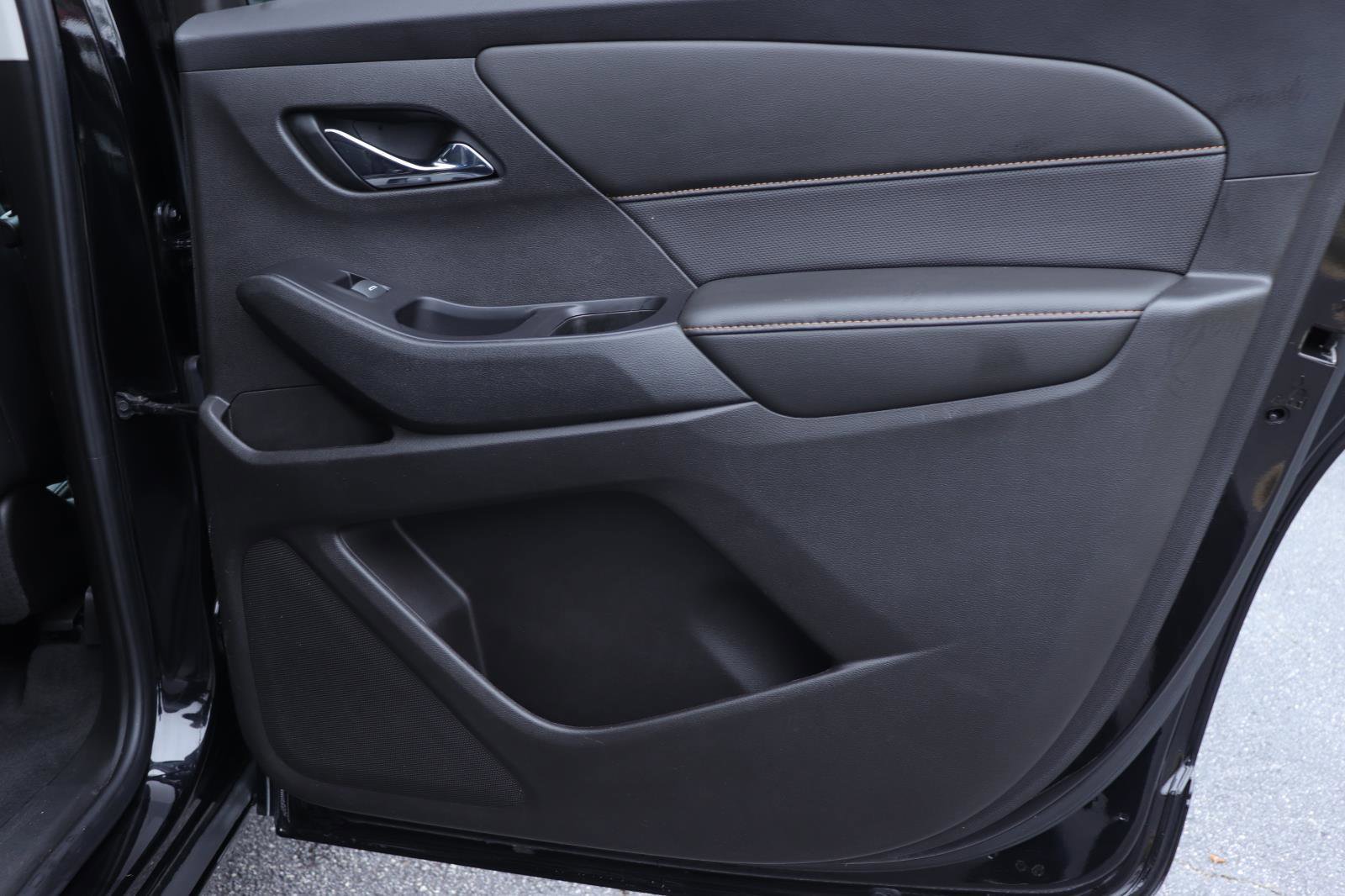 Used 2019 Chevrolet Traverse Premier w/ Driver Confidence II Package FWD image 21