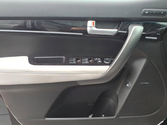 Used 2015 Kia Sorento SX image 17