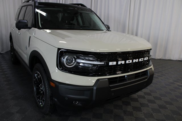 New 2025 Ford Bronco Sport Outer Banks w/ Outer Banks Tech Package+ image 32