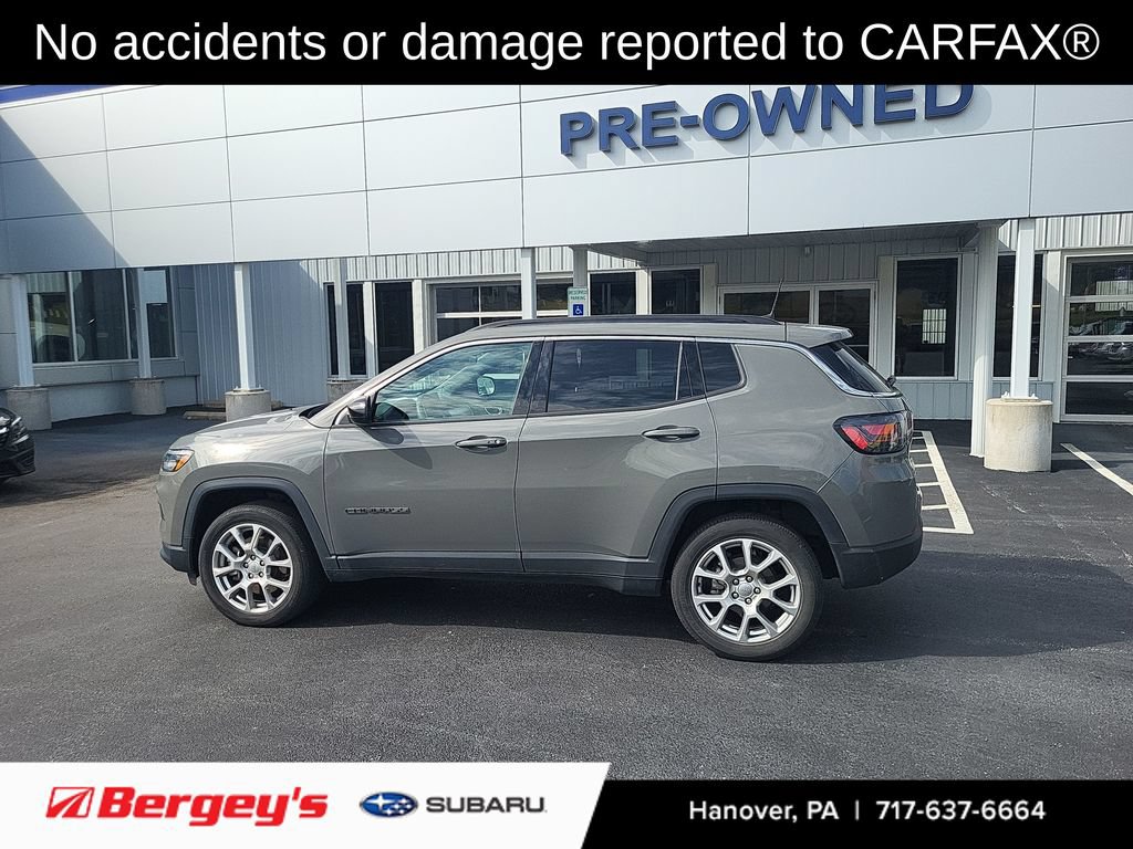 Used 2023 Jeep Compass Latitude w/ Sun and Sound Group AWD/4WD image 2