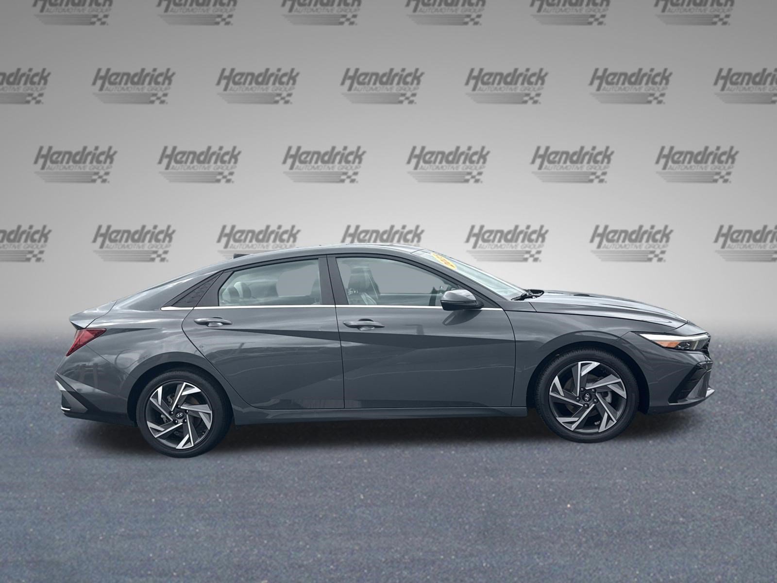 Used 2025 Hyundai Elantra Limited FWD image 10