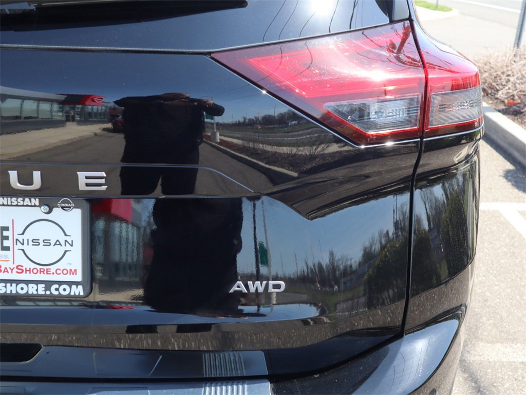 Certified 2025 Nissan Rogue SV w/ SV Premium Package image 34