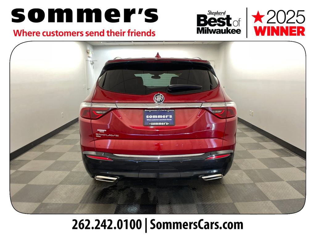 Used 2023 Buick Enclave Essence image 4