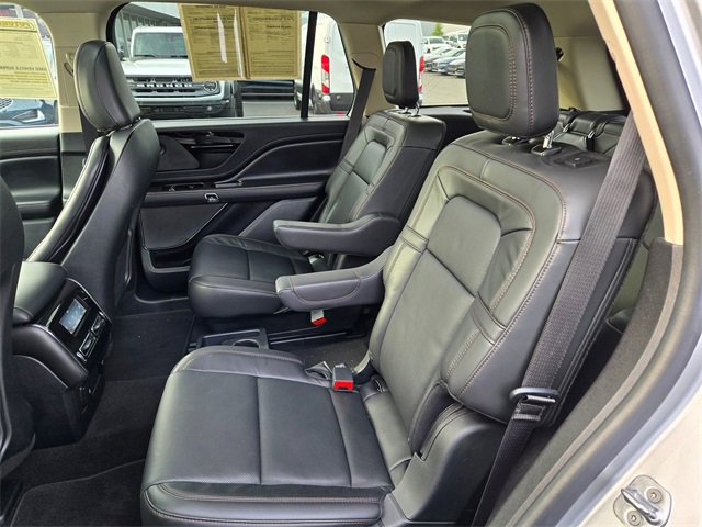 Used 2022 Lincoln Aviator Reserve w/ Equipment Group 201A image 7