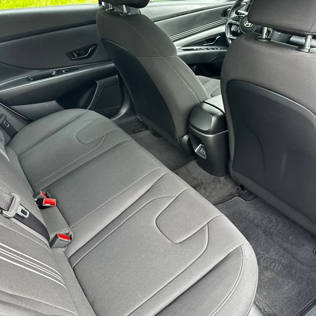 Certified 2025 Hyundai Elantra Sport FWD image 18