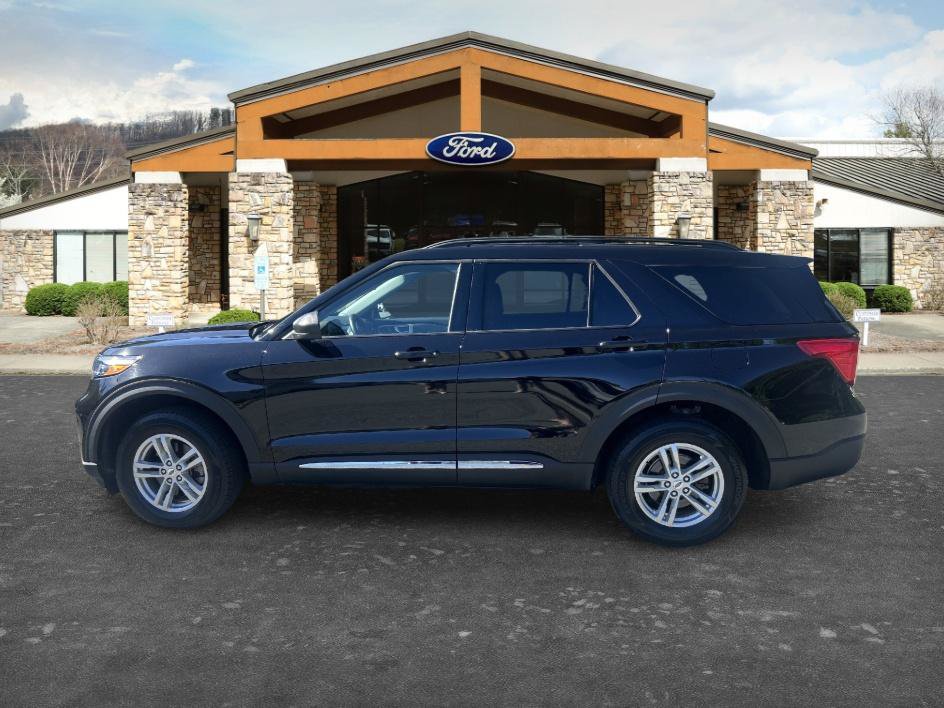 Used 2023 Ford Explorer XLT w/ Equipment Group 202A AWD/4WD image 7