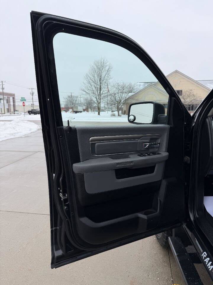 Used 2018 RAM 2500 SLT image 29