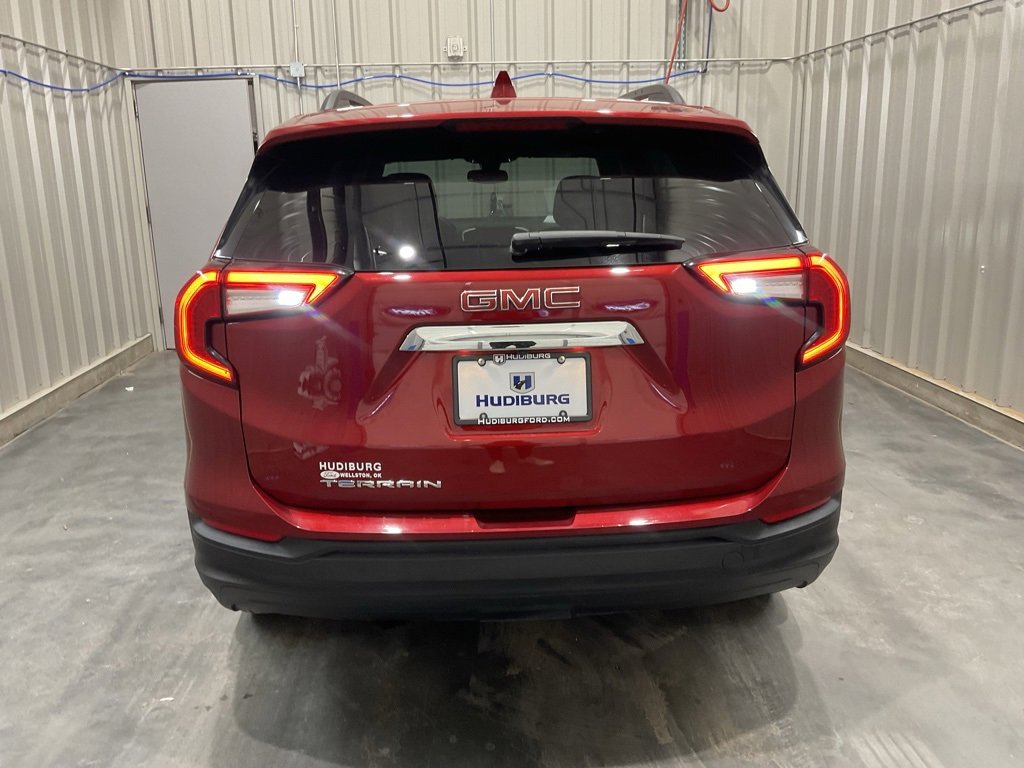 Used 2023 GMC Terrain SLE w/ Driver Convenience Package image 21