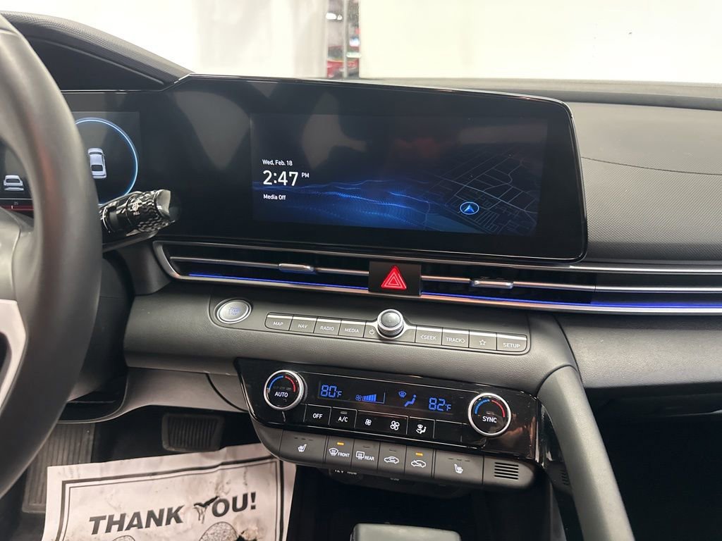 Used 2025 Hyundai Elantra SEL image 15