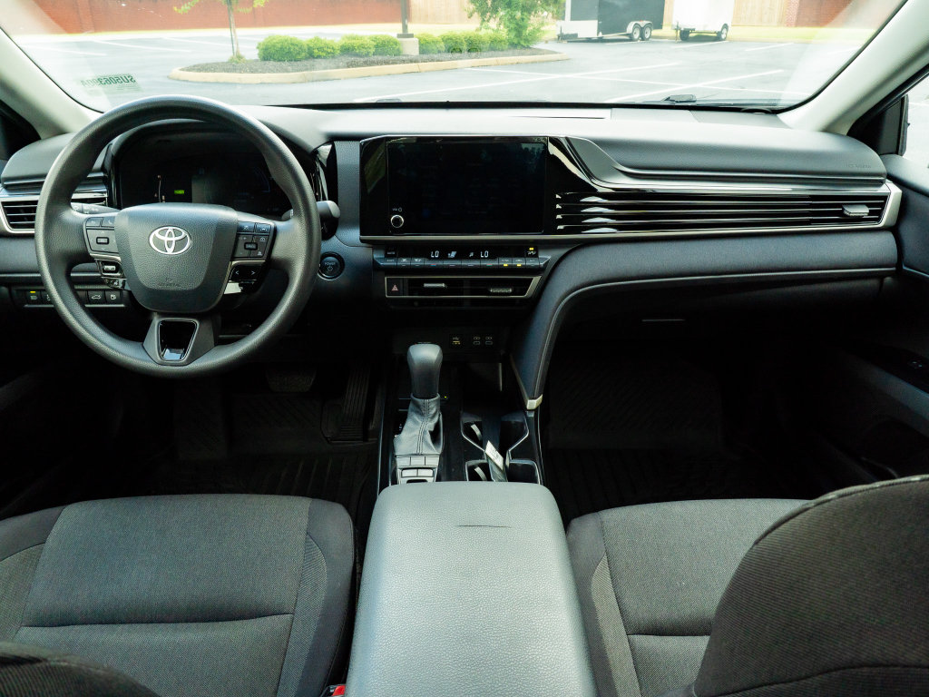Used 2025 Toyota Camry LE w/ Convenience Package AWD/4WD image 19