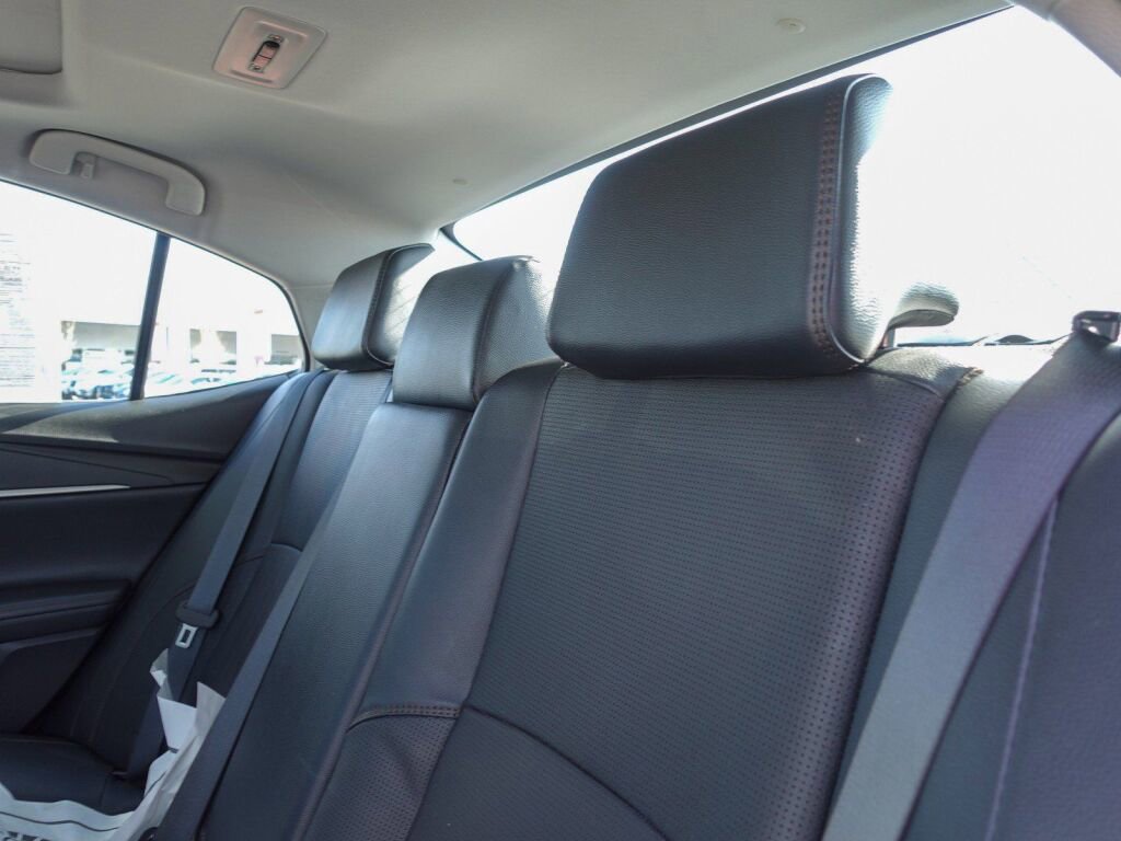 Used 2025 Toyota Camry XLE image 11