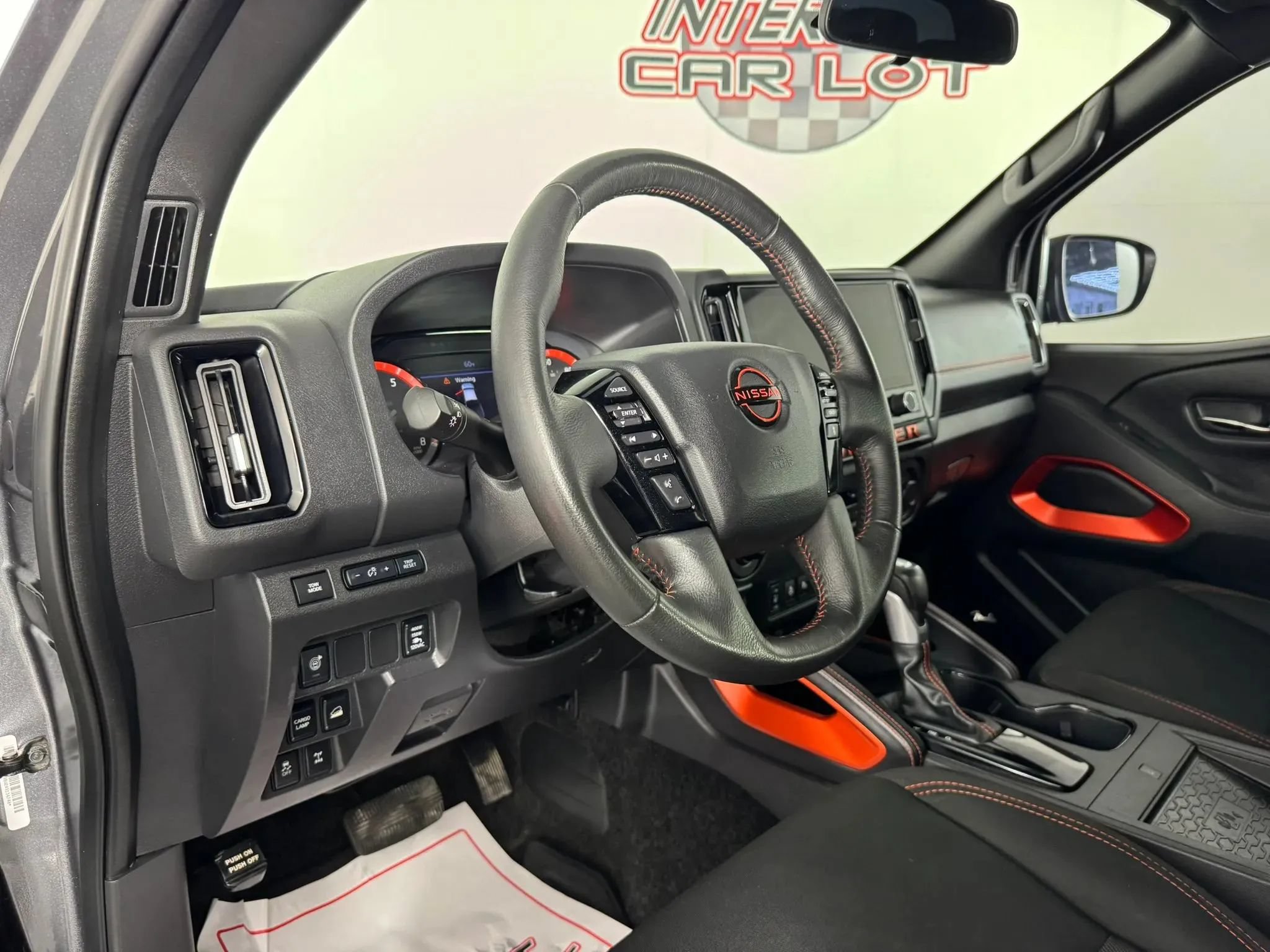 Used 2025 Nissan Frontier PRO-4X w/ Pro Convenience Package AWD/4WD image 10