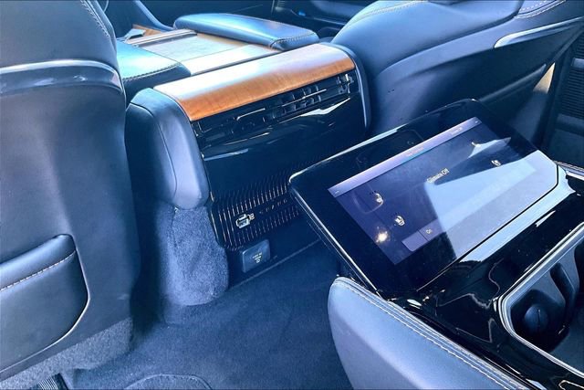 Used 2022 Jeep Grand Wagoneer Series III w/ Rear Seat Video Group 1 image 25