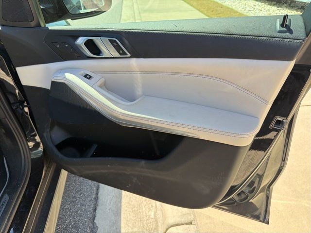 Used 2022 BMW X5 xDrive40i w/ M Sport Package image 23