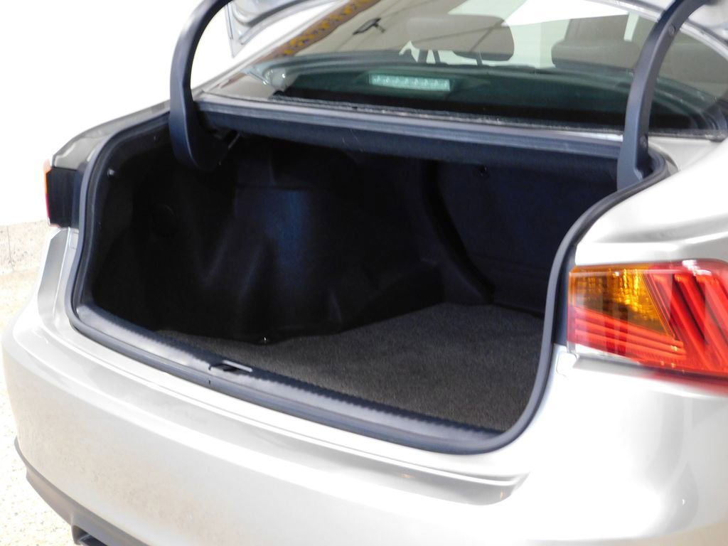 Used 2018 Lexus IS 300 F Sport w/ F Sport Package image 79