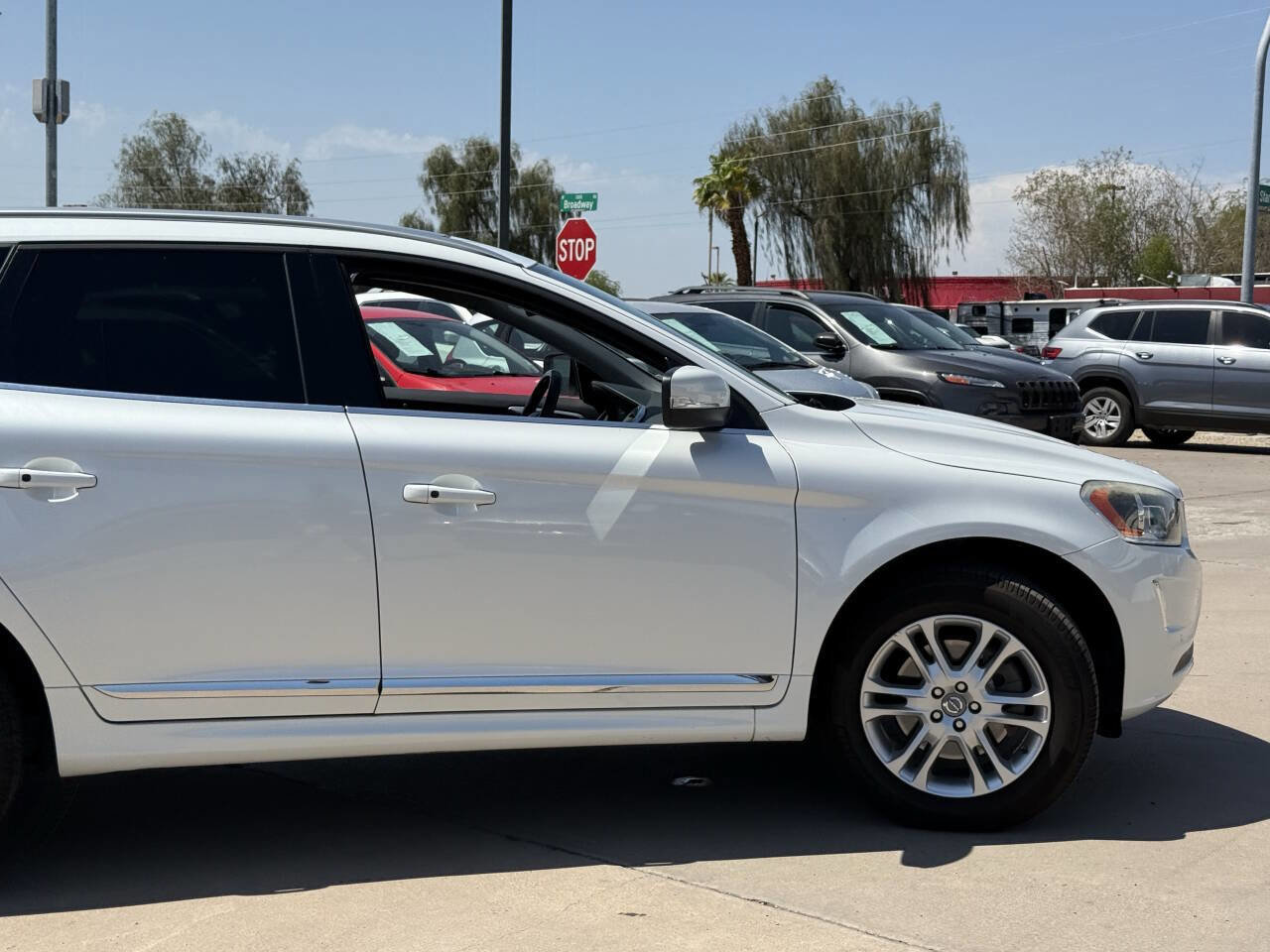 Used 2015 Volvo XC60 T5 Premier w/ Proximity Package image 16