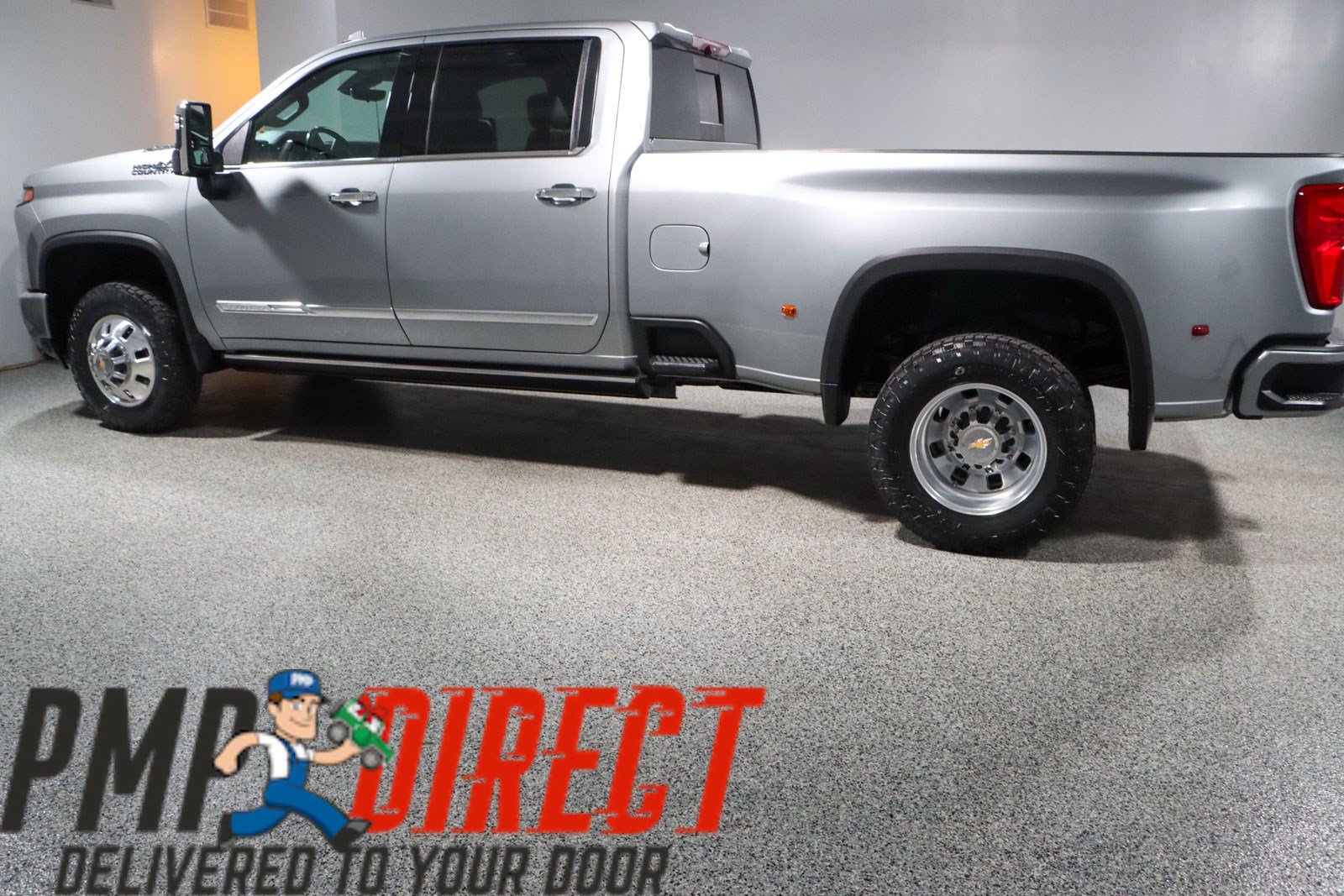 Used 2024 Chevrolet Silverado 3500 High Country w/ High Country Premium Package AWD/4WD image 10