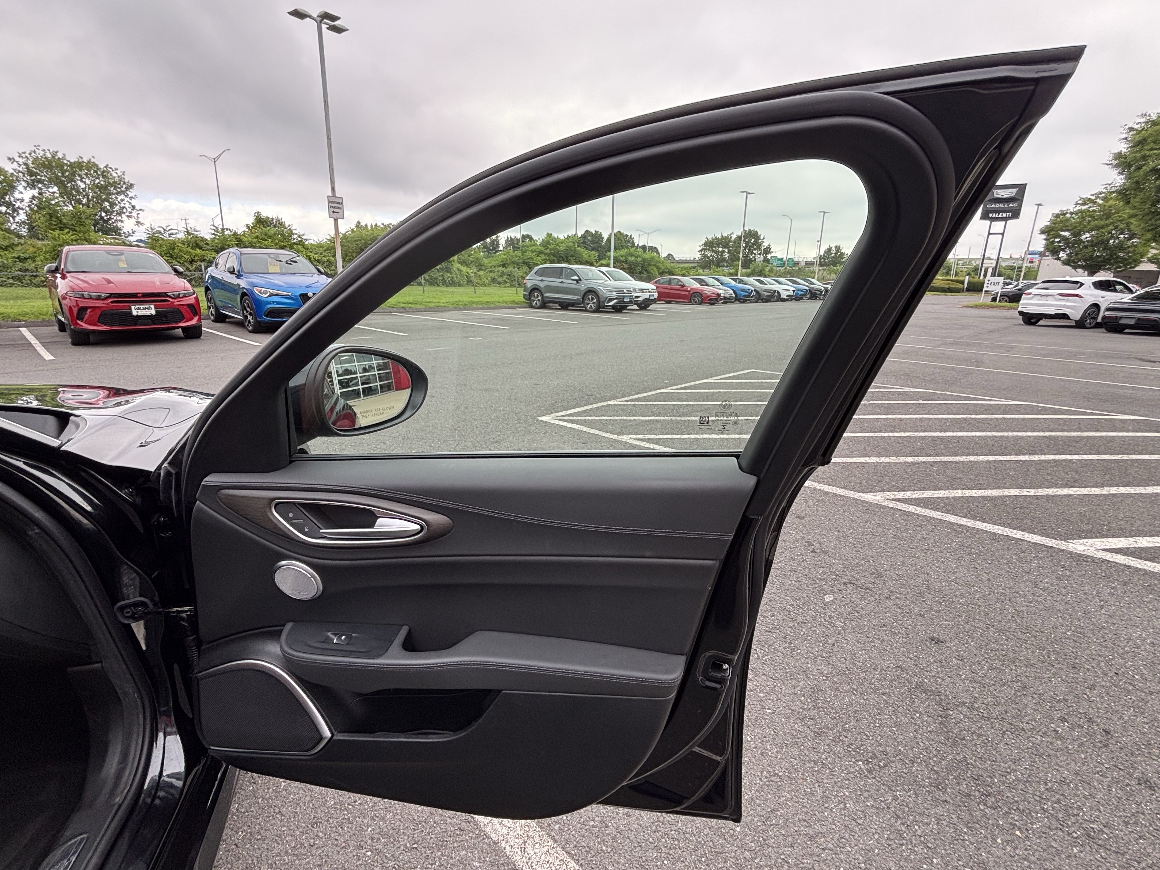 Certified 2023 Alfa Romeo Giulia Ti AWD/4WD image 37