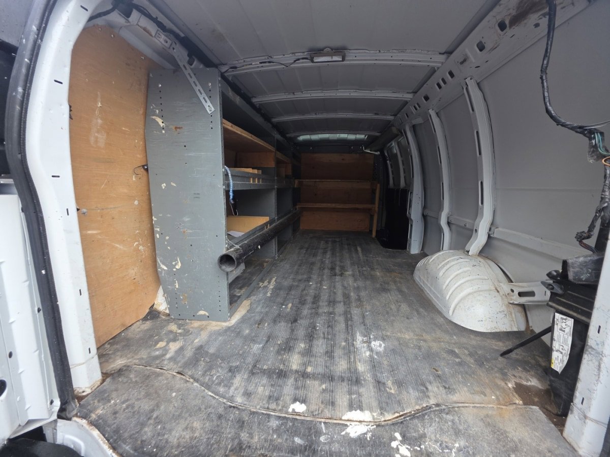 Used 2014 Chevrolet Express 2500 Extended RWD image 13