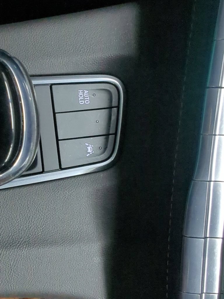 Used 2022 Cadillac Escalade Luxury w/ LPO, Floor Liner Package AWD/4WD image 21