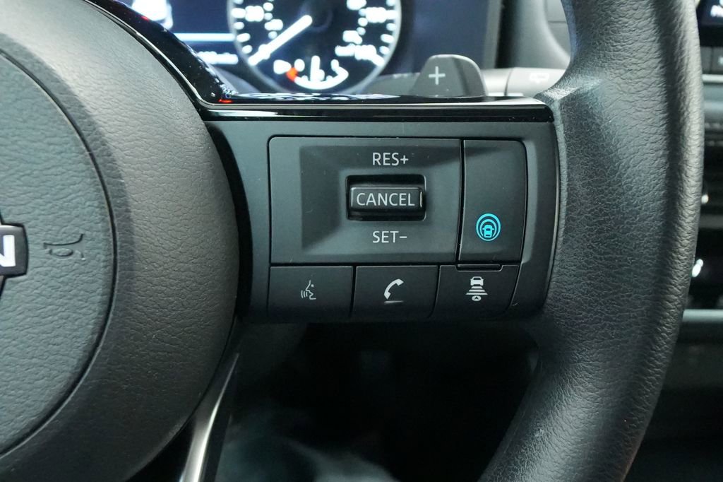 Used 2023 Nissan Rogue SV image 33