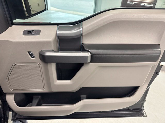 Used 2015 Ford F150 XLT w/ Equipment Group 302A Luxury AWD/4WD image 28