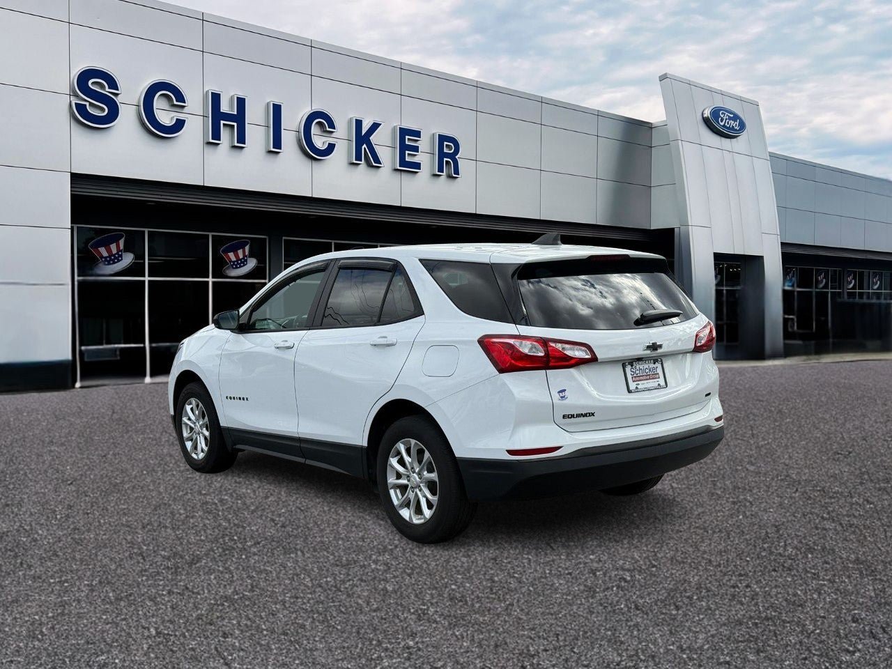 Used 2020 Chevrolet Equinox LS w/ LS Convenience Package AWD/4WD image 3