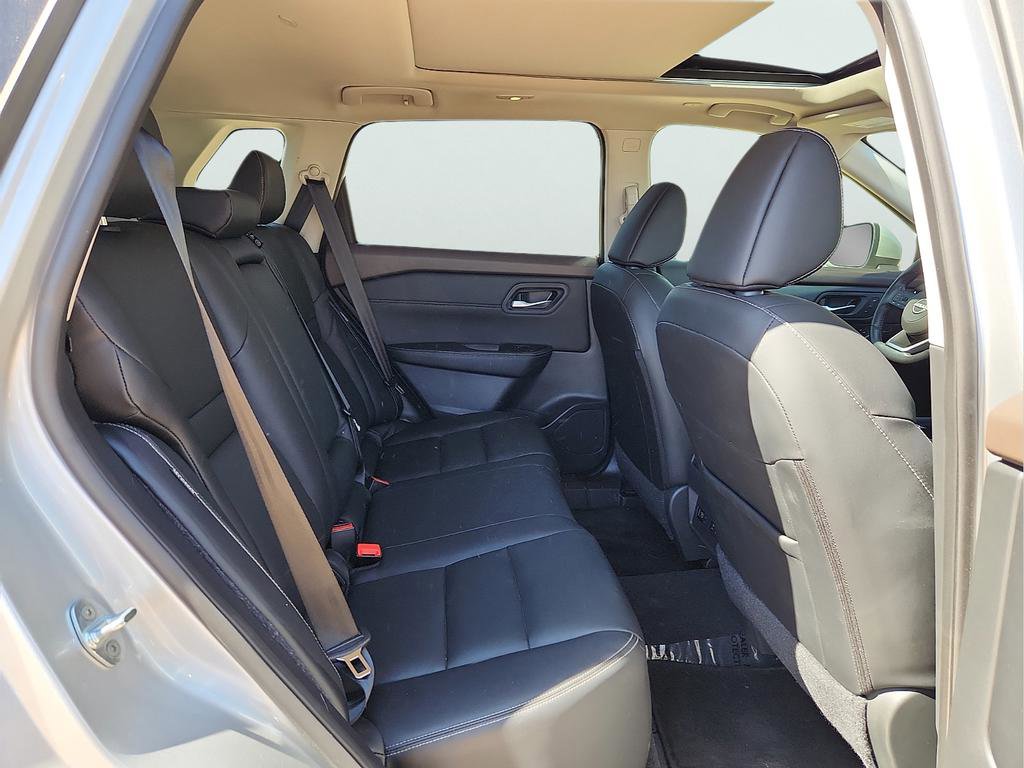 Used 2023 Nissan Rogue SL w/ SL Premium Package image 19